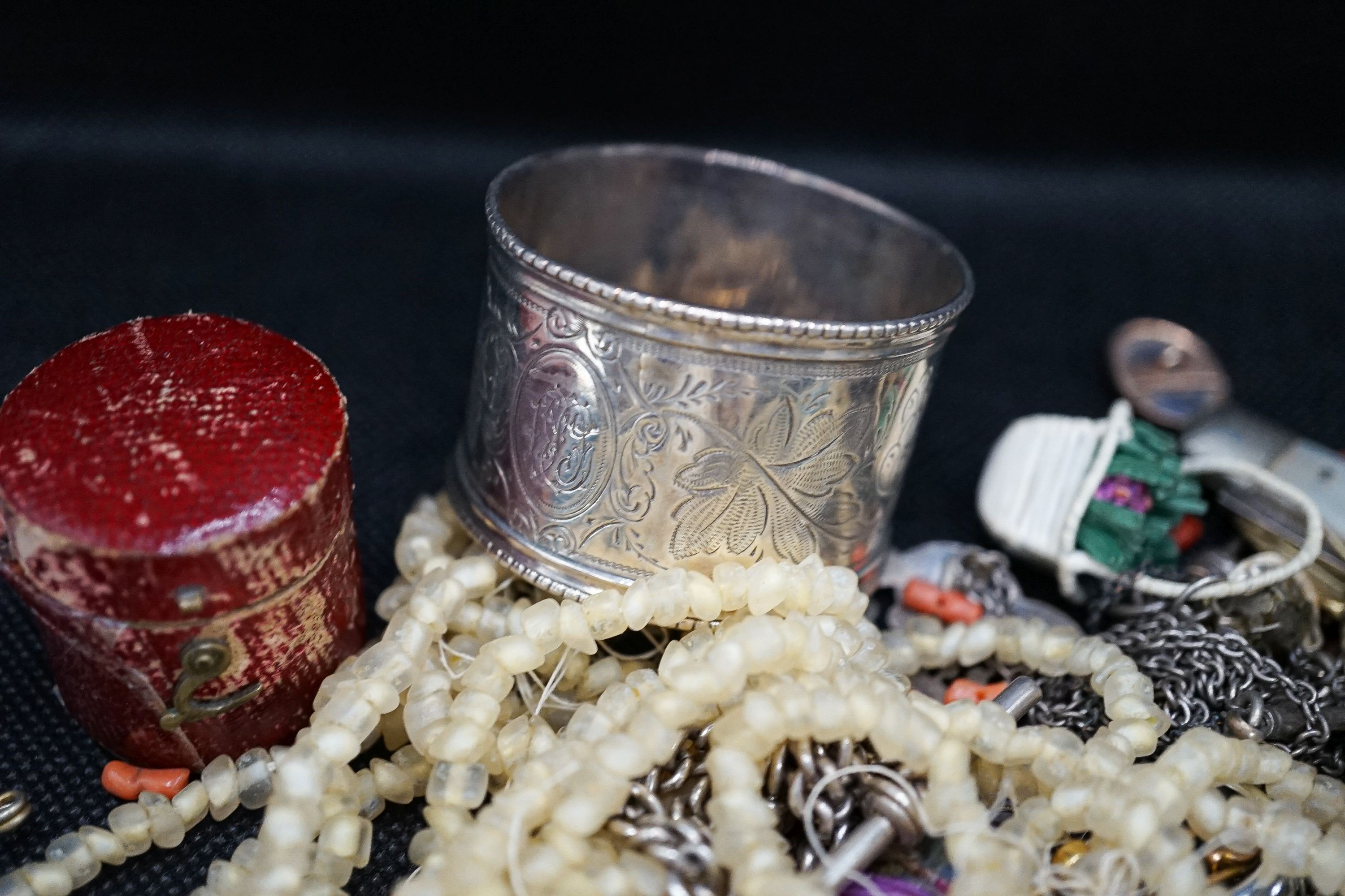 A group of mostly antique minor and costume jewellery